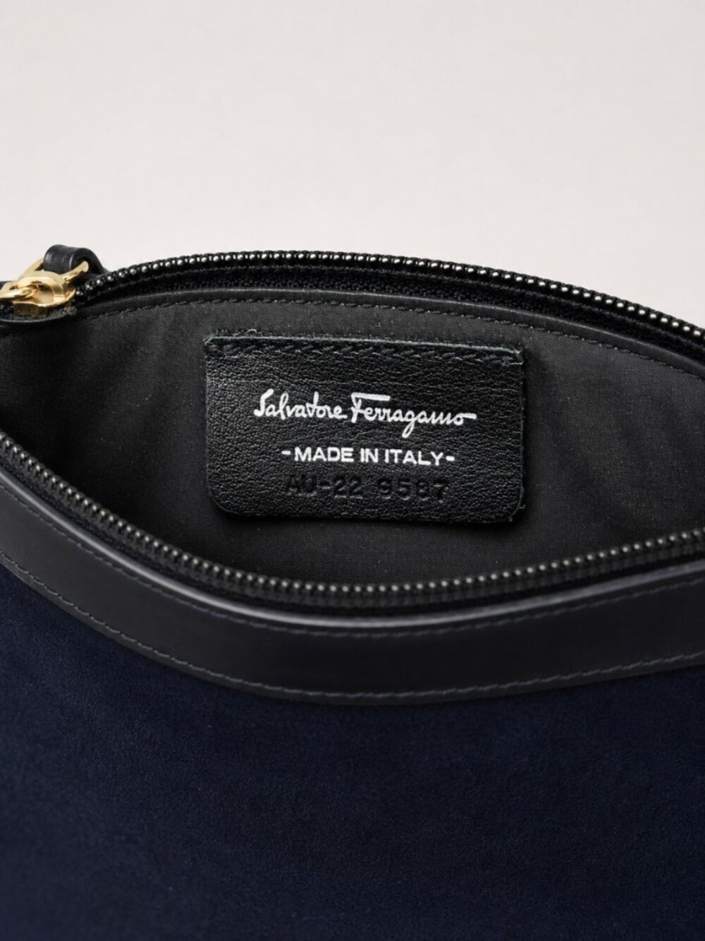 Salvatore Ferragamo Midnight Suede Look Cosmetic Travel Pouch Italy AU-22 9587 - Picture 8 of 8